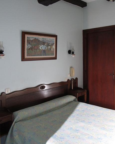 Hotel Arocena Saint-Pee-sur-Nivelle Bilik gambar